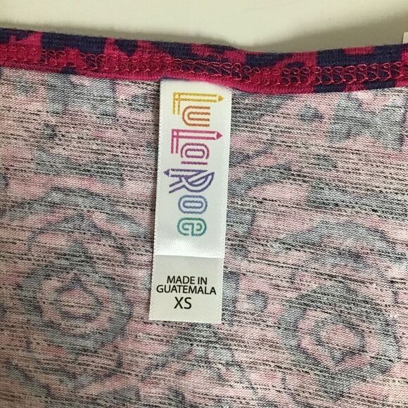 Womens LuLaRoe Perfect T-Shirt Pink Color Short Sleeve XS Side Slits - Picture 3 of 5